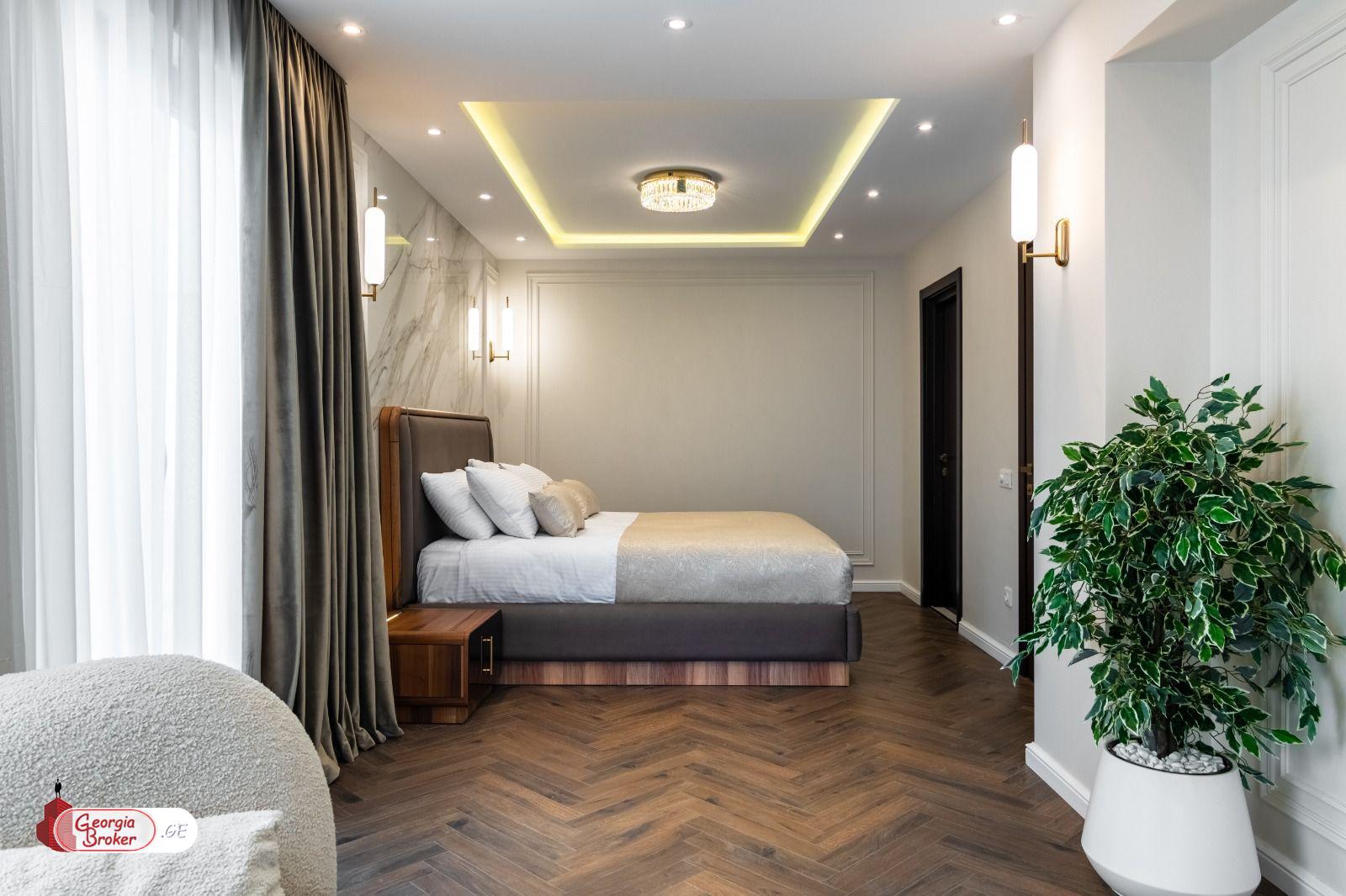 nearly repaired 6-room apartment for sale